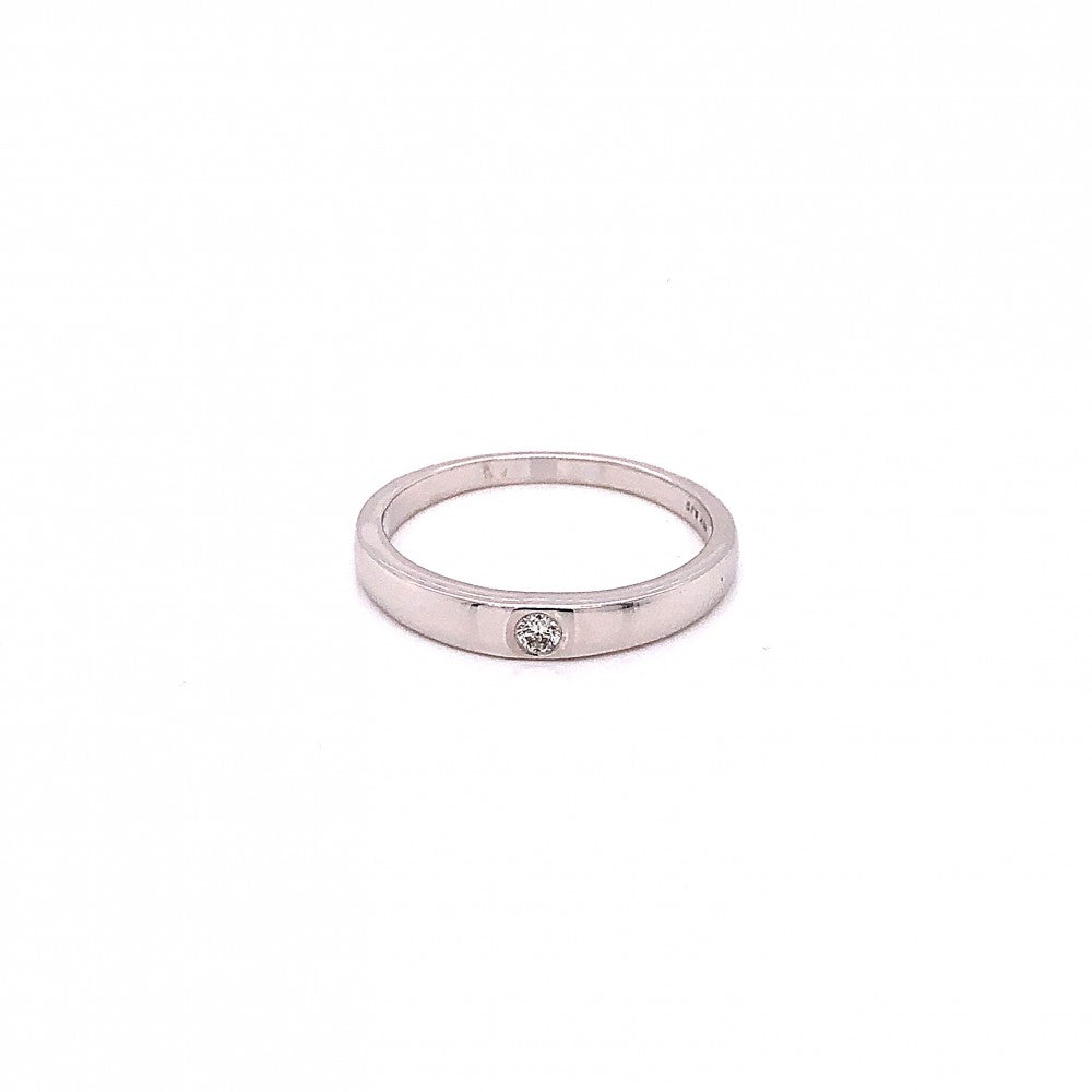 Златен пръстен с 0.05 карата диамант