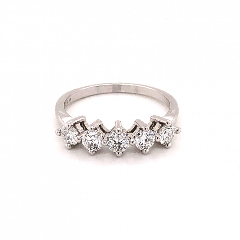 Златен пръстен с диаманти