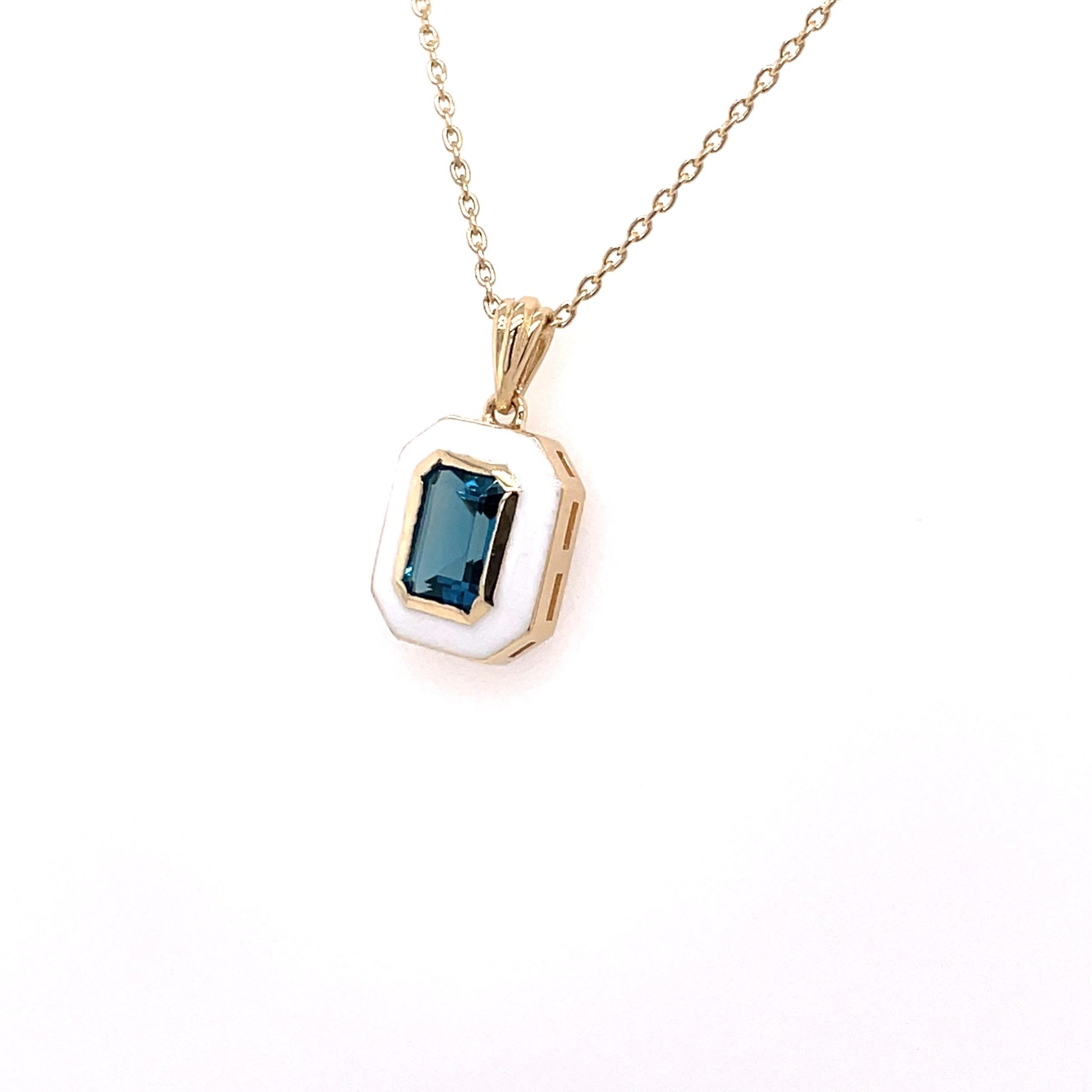 Златно колие с Лондон син топаз и бял емайл