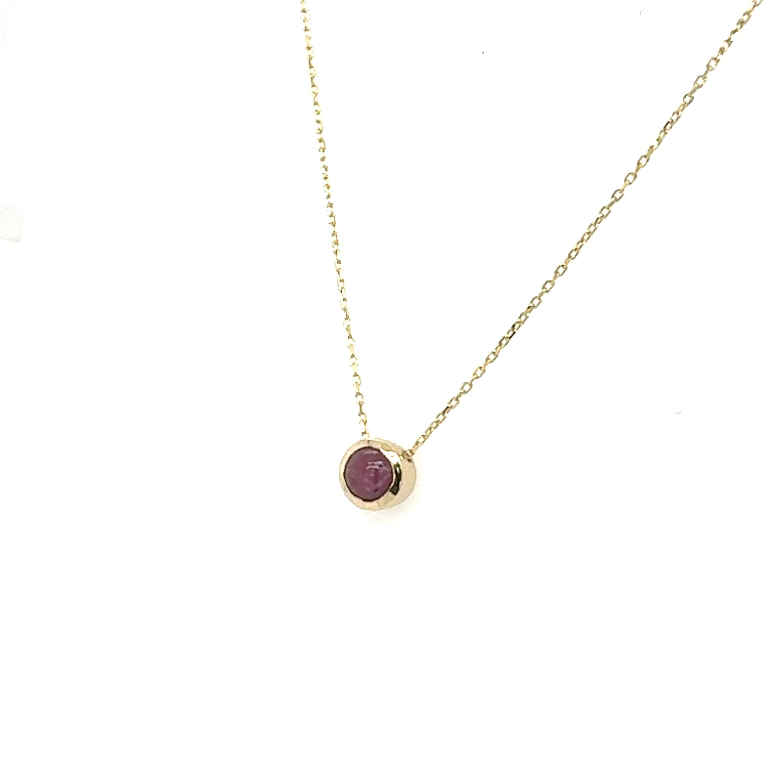 Златнo колие с рубин